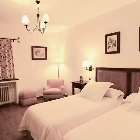 Casona De Navalmedio 3*